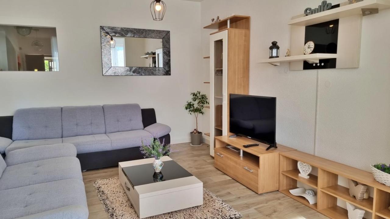 Apartments Slado Омиш Экстерьер фото