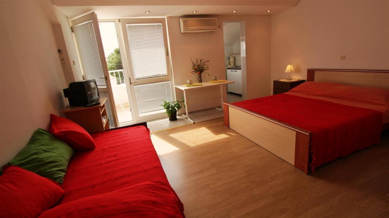 Apartments Slado Омиш Экстерьер фото